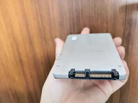 Intel 480GB 2.5" SATA 6Gb/s SSD SSDSC2BB480G4P für DELL 0CFPWY 0334TT 05V299